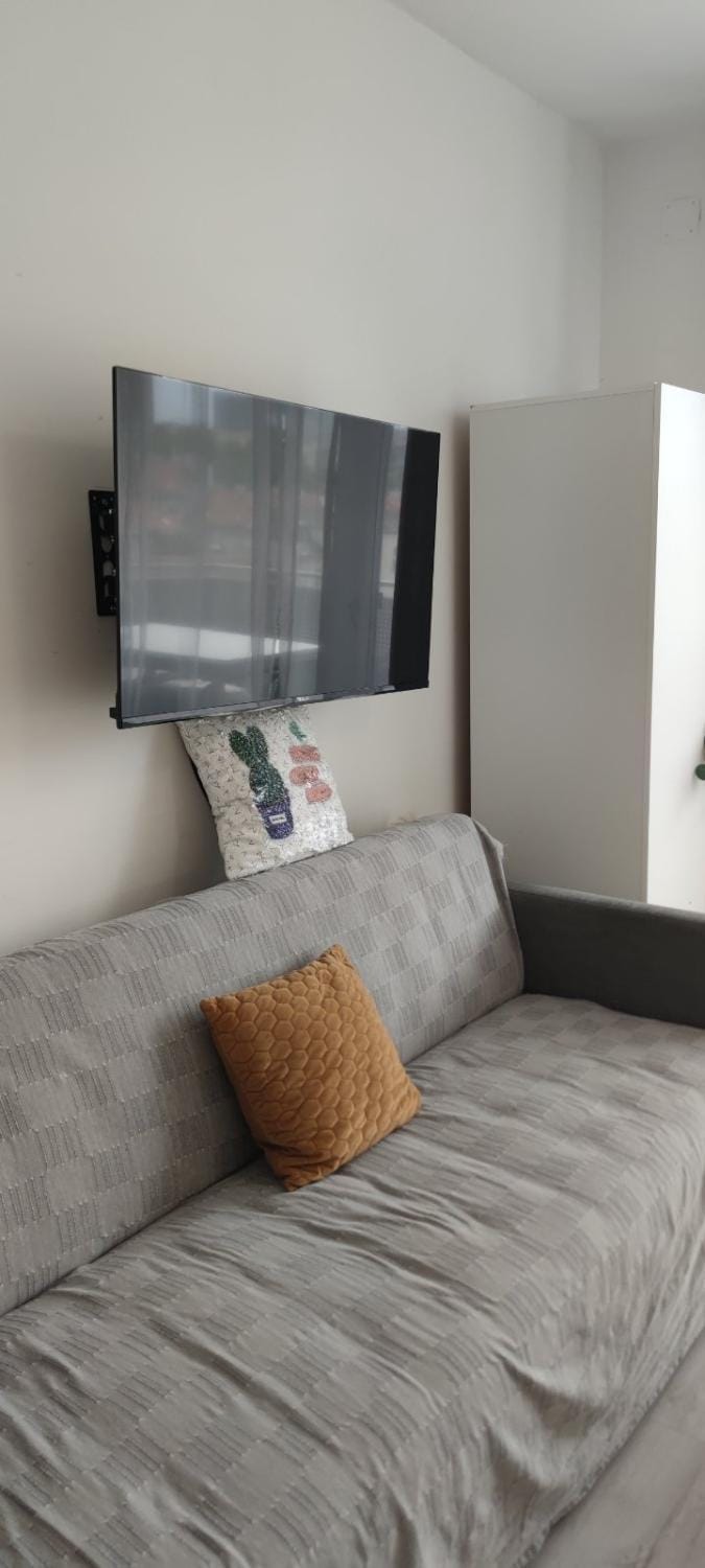 Duna Apartment, FreeGarage, 2Room, smartTV,Dishwasher,AC Apartment in Budapest