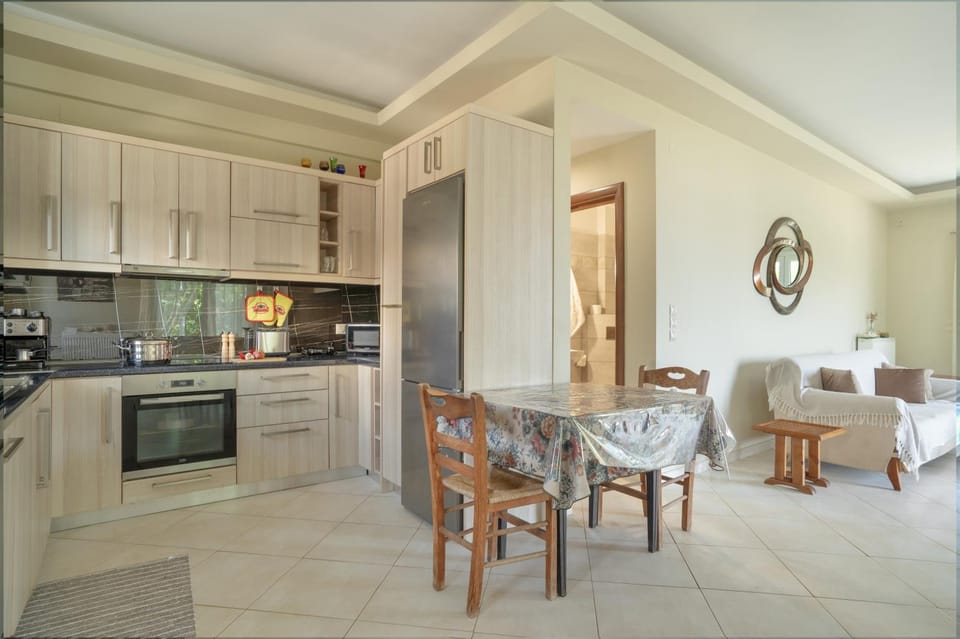 Property building, Kitchen or kitchenette, Living room