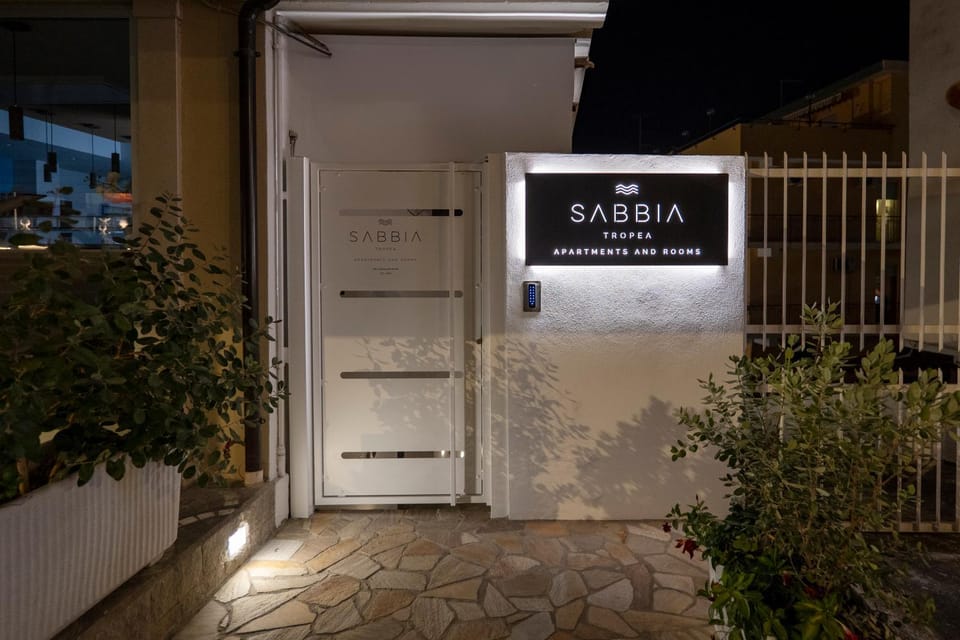 Sabbia Tropea Apartments and Rooms Bed and Breakfast in Tropea