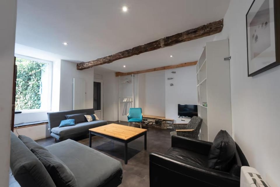 Communal lounge/ TV room, Living room, Seating area