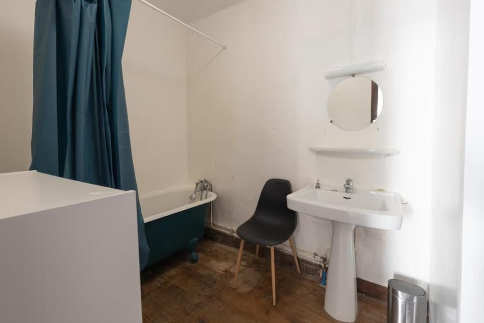 Bathroom, Bath