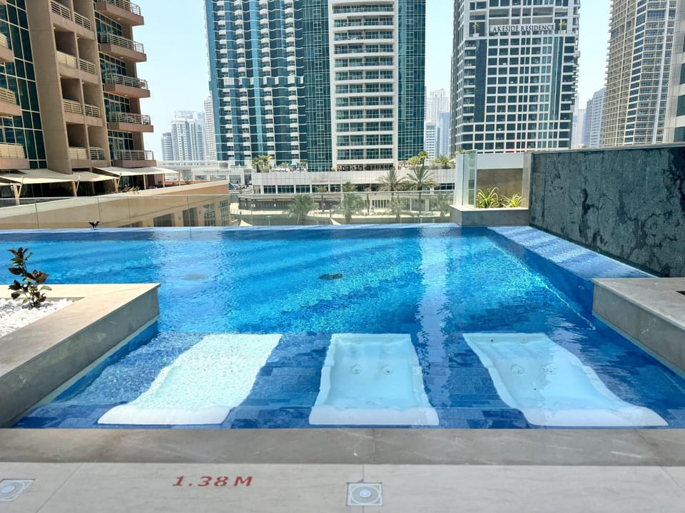Comfortable 1 Bed Studio At Jumeirah Lake Towers Apartment in Dubai