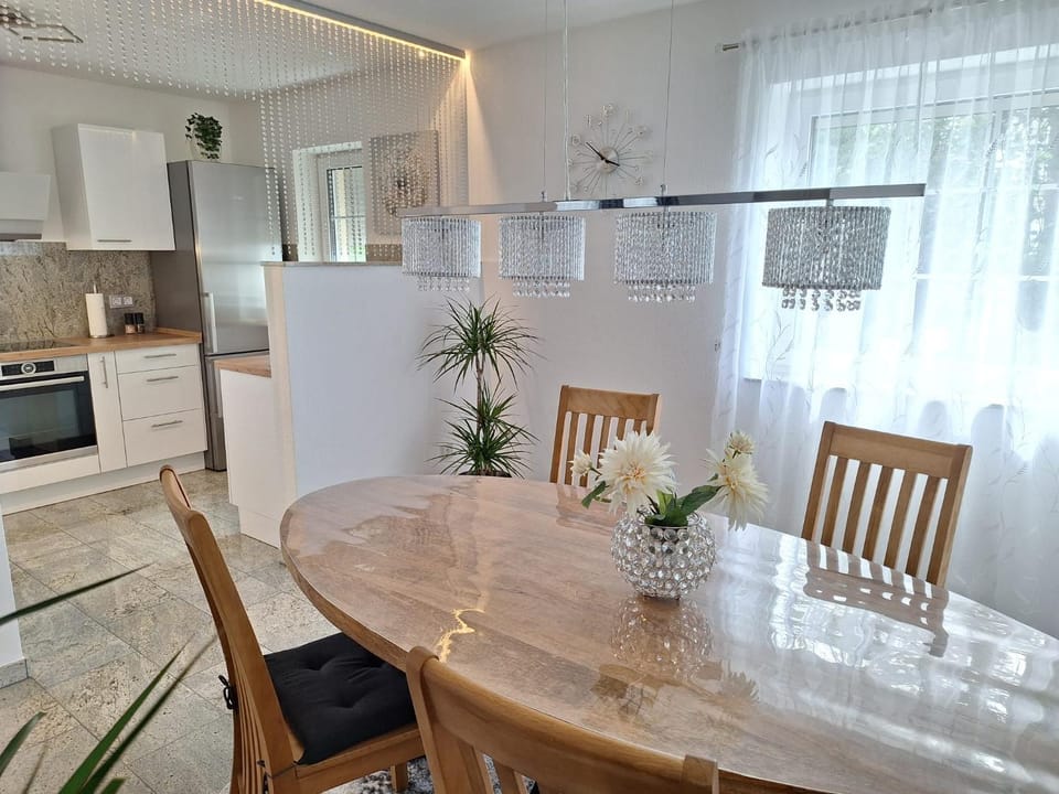 Modern & Gemütlich XL Apartment in Hesse