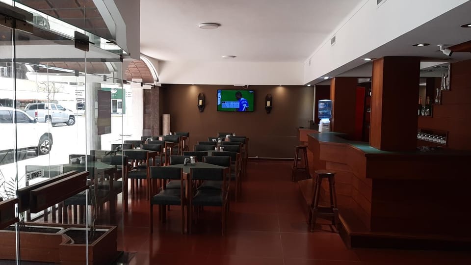 TV and multimedia, Seating area, Breakfast