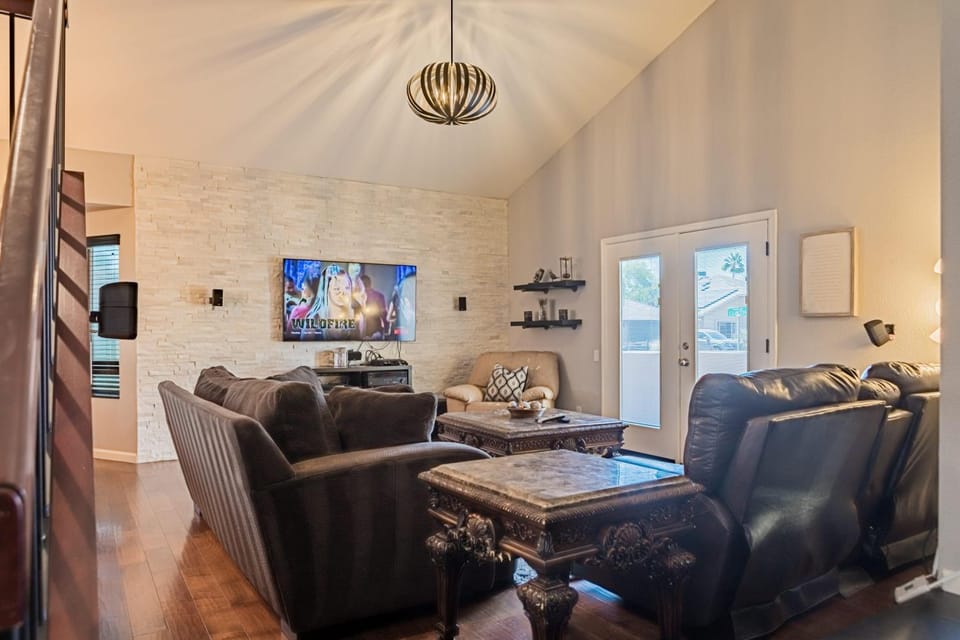 TV and multimedia, Living room, Seating area