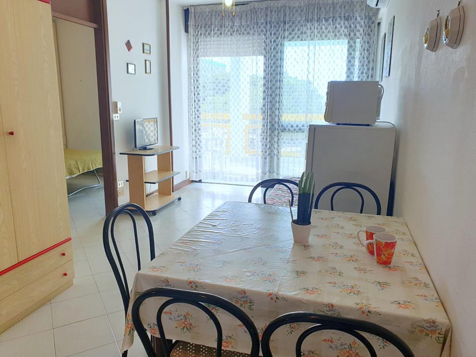 TV and multimedia, Kitchen or kitchenette, Dining area, kitchen