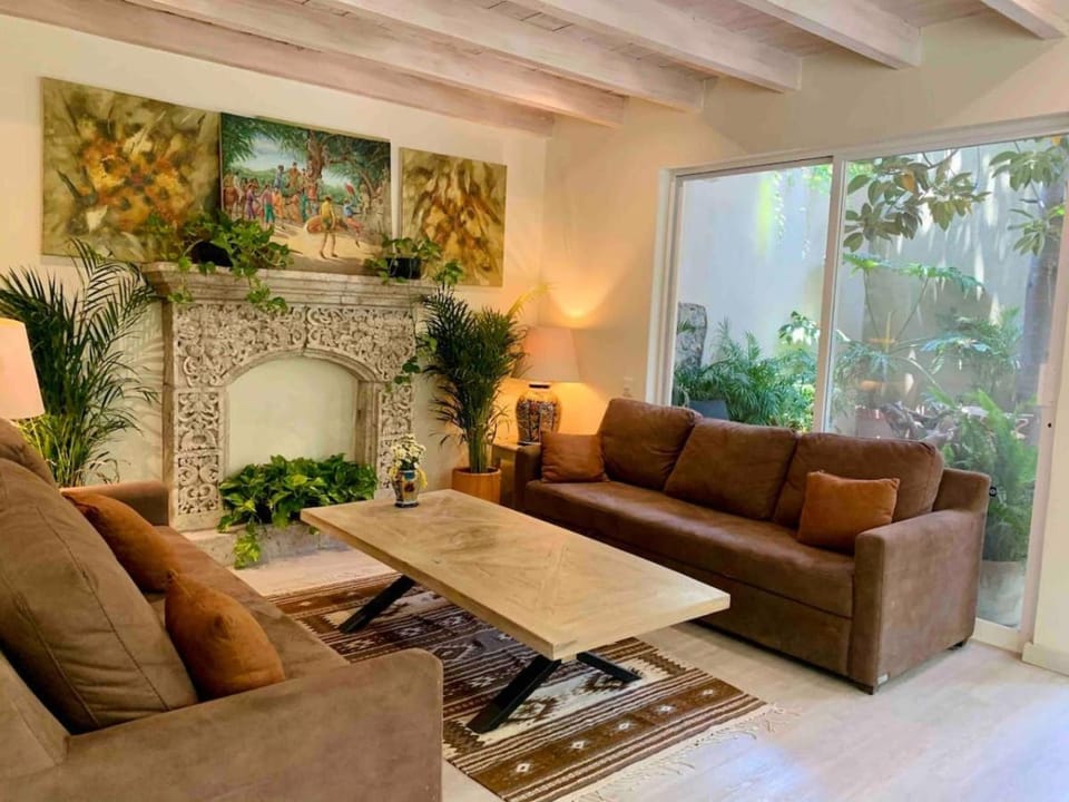 Living room, Seating area