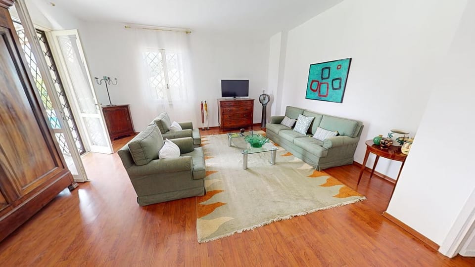 Communal lounge/ TV room, Living room