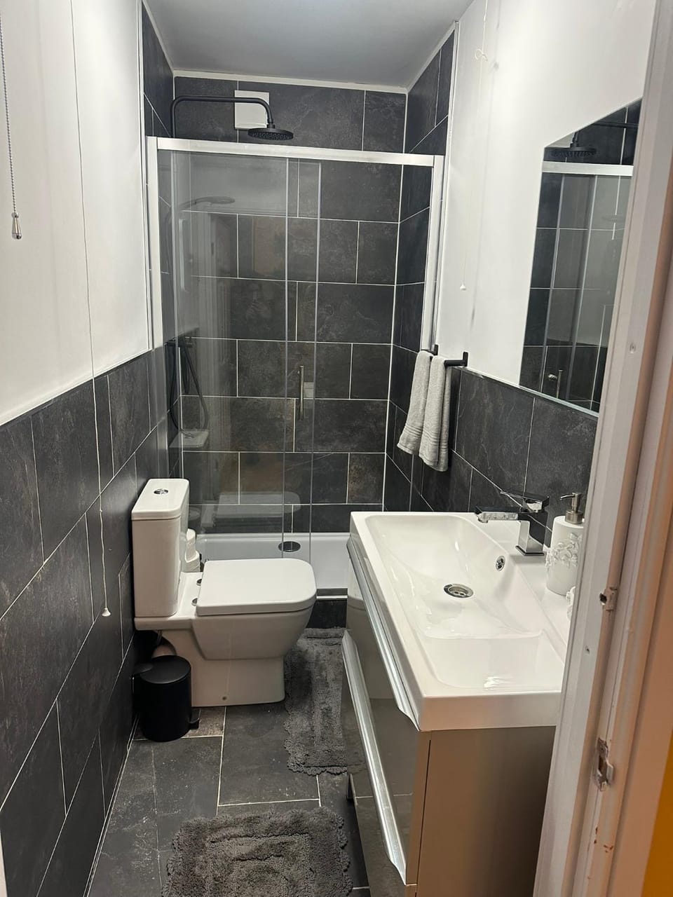 1a Woodlands Edge House in Trowbridge