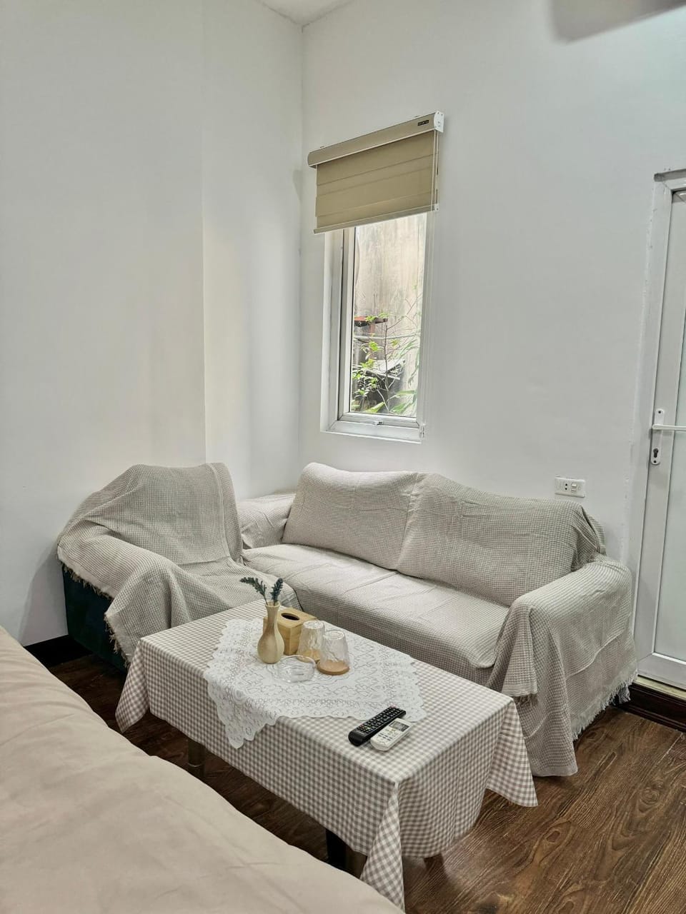 Bed, Living room, Bedroom