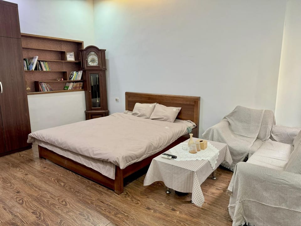 Bed, Living room, Photo of the whole room, Bedroom