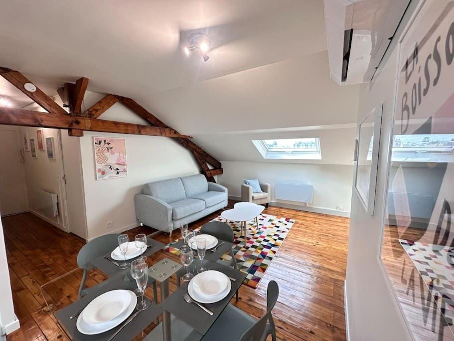 Cosy T2 vue Cathédrale, place du forum climatisé Apartment in Reims