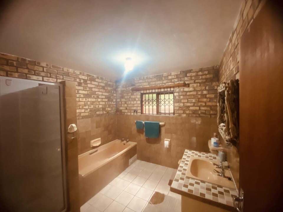 Shower, Toilet, Bathroom, Bath