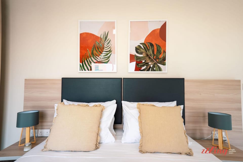 Bed, Photo of the whole room, Decorative detail, Bedroom