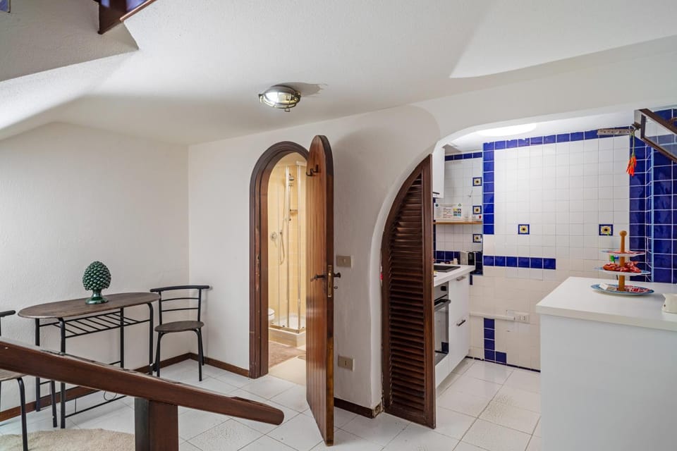 Property building, Kitchen or kitchenette, Living room
