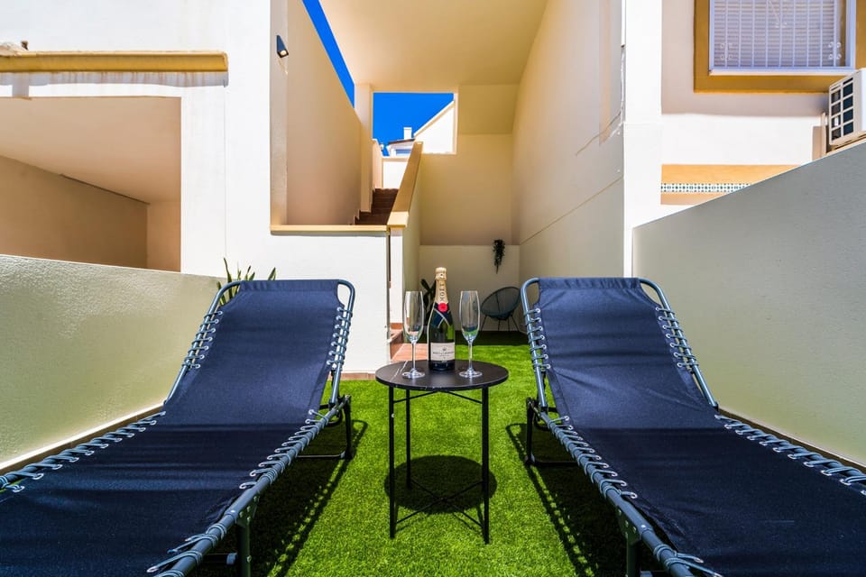 Garden, sunbed