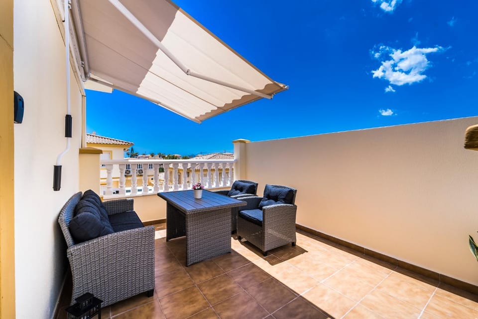 Day, View (from property/room), Balcony/Terrace, Balcony/Terrace, Seating area