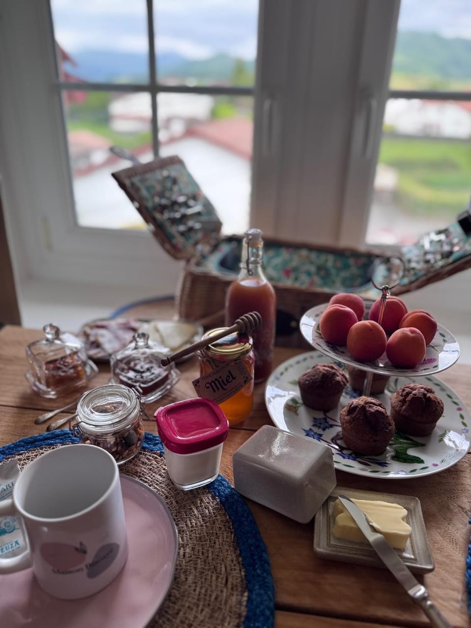 Coffee/tea facilities, Food and drinks, Breakfast, Continental breakfast