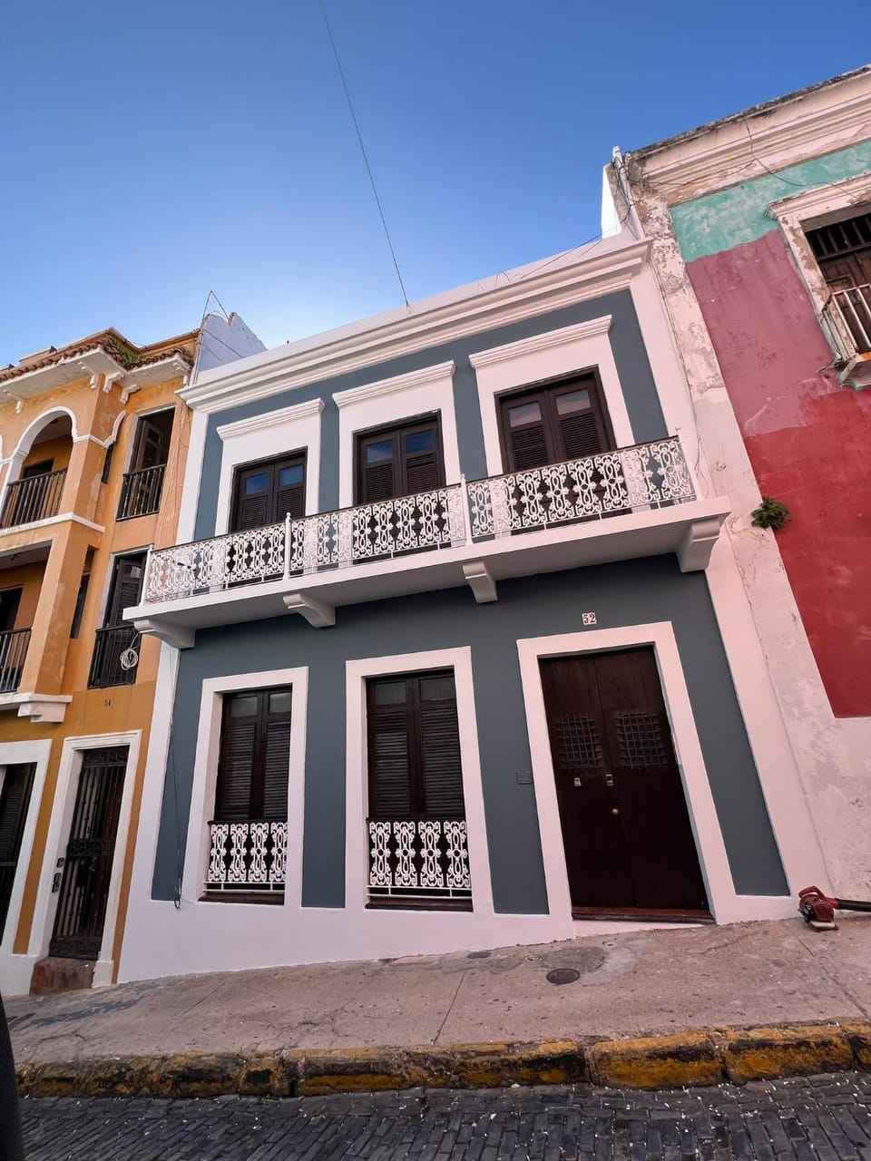 Just Remodeled Studio in Colonial OSJ UNIQUE Location LOCAL experience Apartment in San Juan