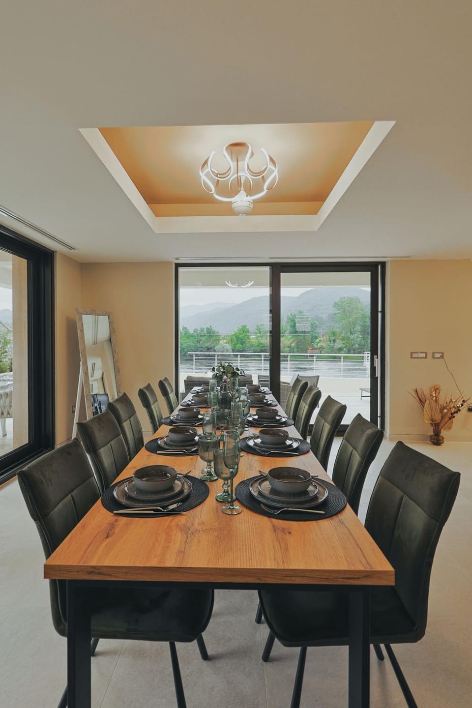 Living room, Seating area, Dining area