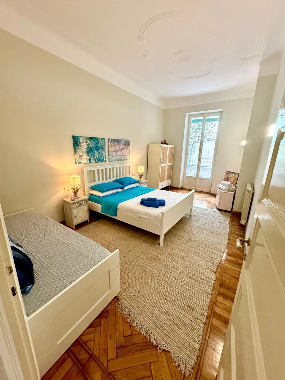 Photo of the whole room, Bedroom