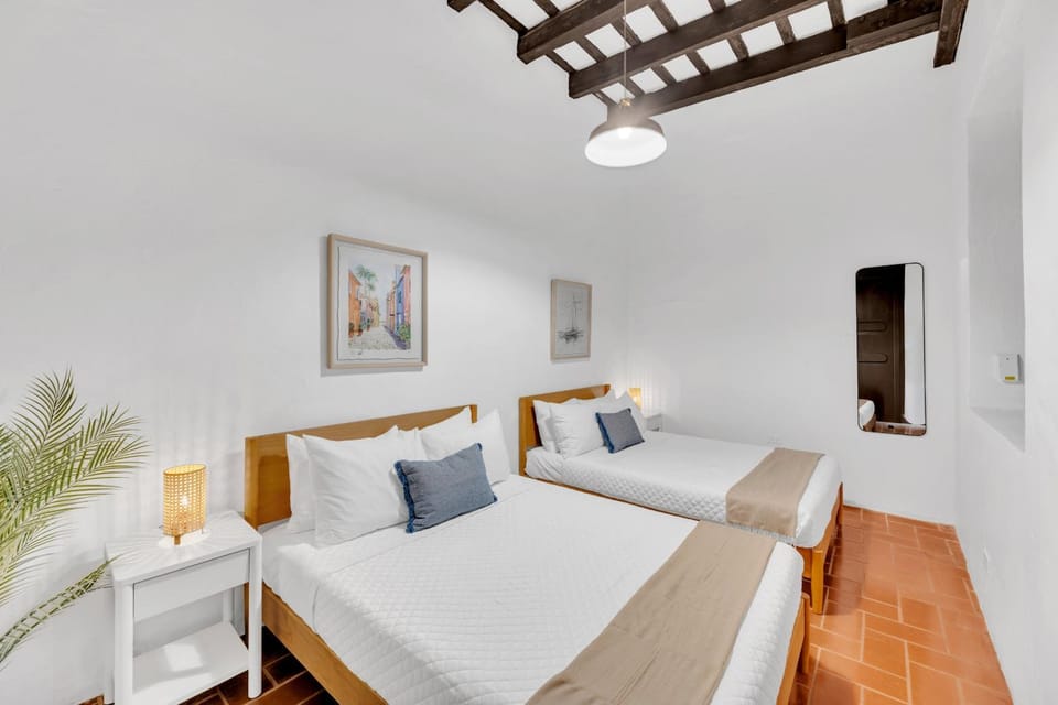 Colonial Villa Just Remodeled 2 floors Indoor Patio & Tub Apartment in San Juan