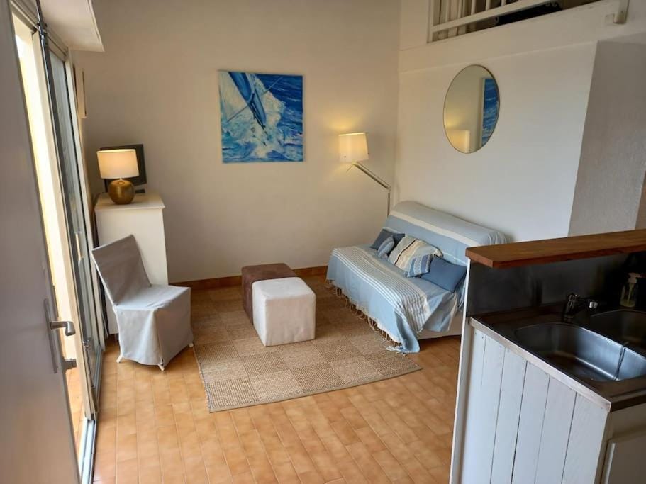 Les Terrasses de la Plage 268 , T2 climatisé, vue mer, parking, terrasse Apartment in Agde
