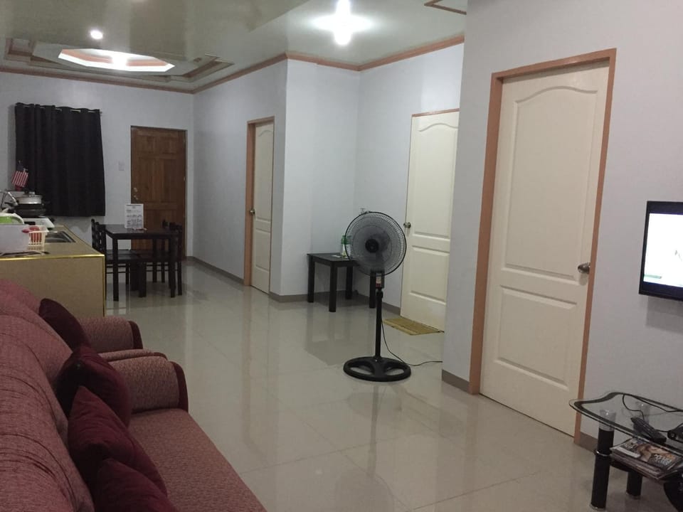 Bathroom, Living room, Photo of the whole room, Dining area, Bedroom