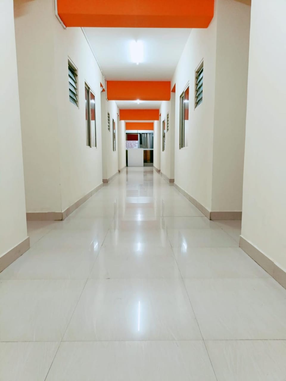 Deluxe Rooms near Tree Park Metro station Whitefield Hotel in Bengaluru