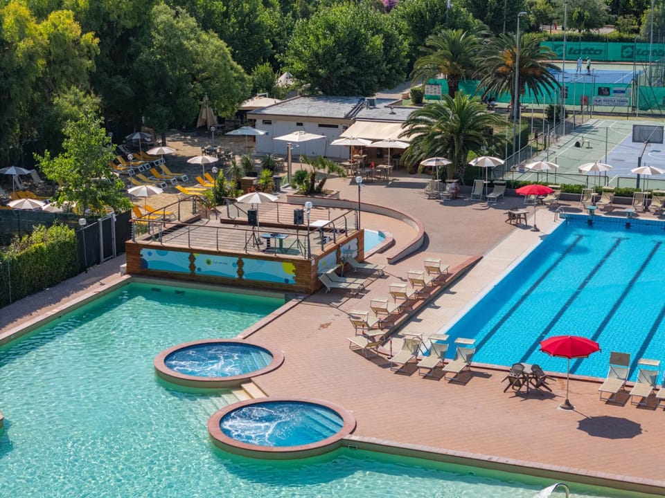 Swimming pool