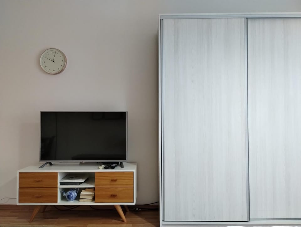 TV and multimedia, wardrobe