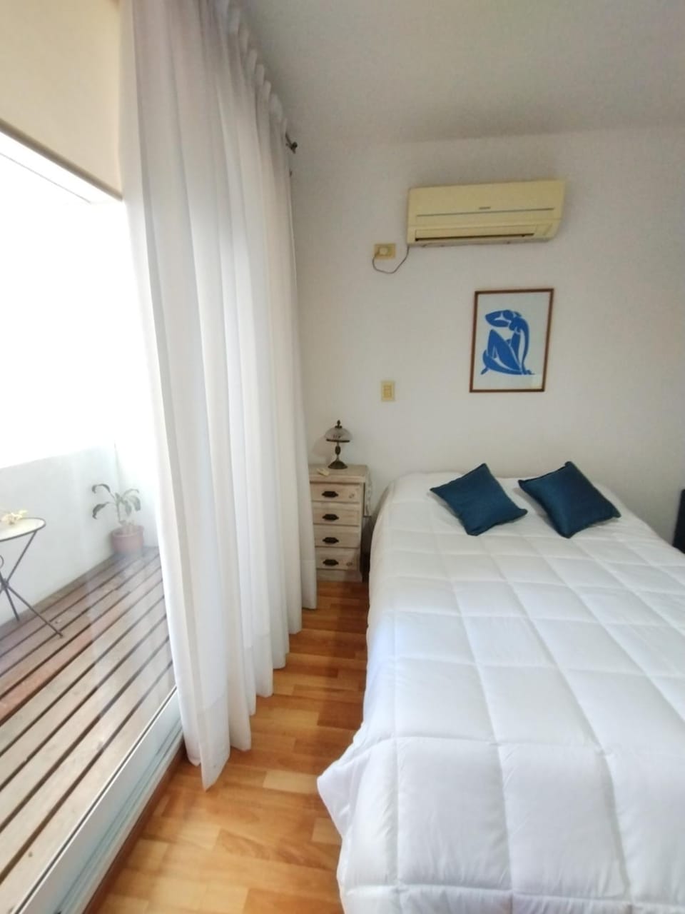 Bed, Balcony/Terrace, air conditioner