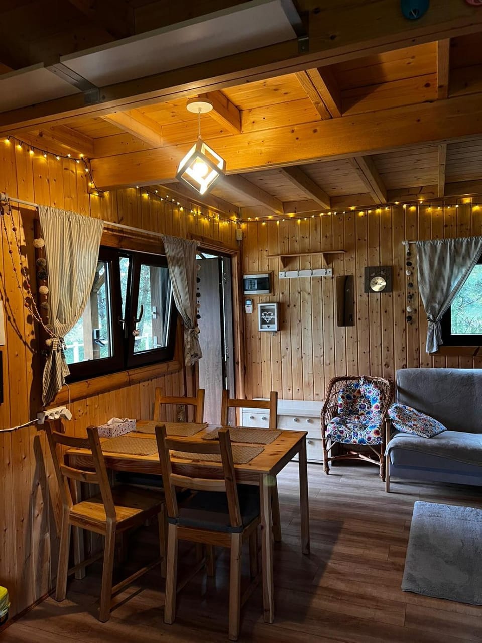 Living room, Dining area