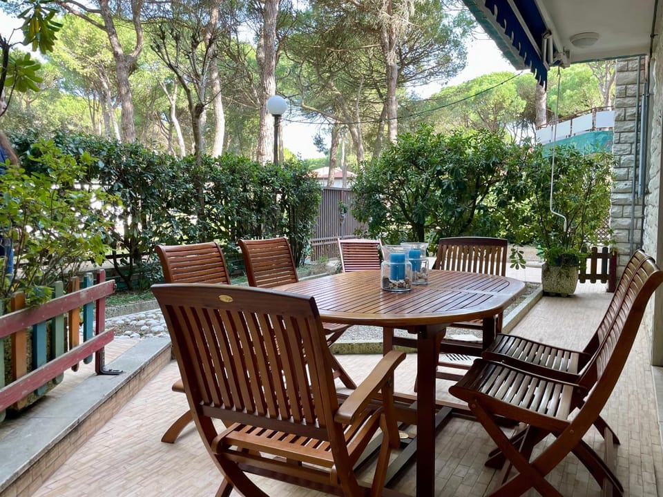 Patio, Garden, View (from property/room), Dining area, Garden view