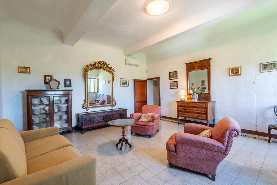Property building, Living room