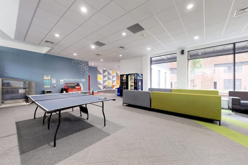 Game Room, Seating area