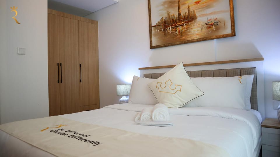 Bed, Photo of the whole room, Bedroom, towels, wardrobe