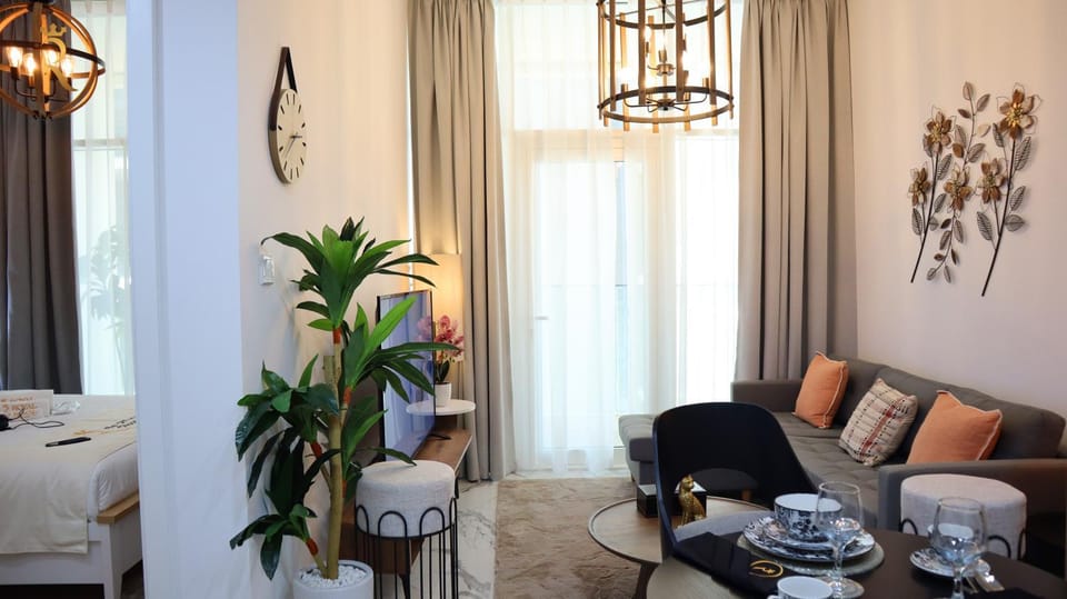 Bed, Living room, Photo of the whole room, Seating area, Bedroom