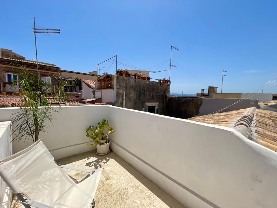 Property building, Balcony/Terrace