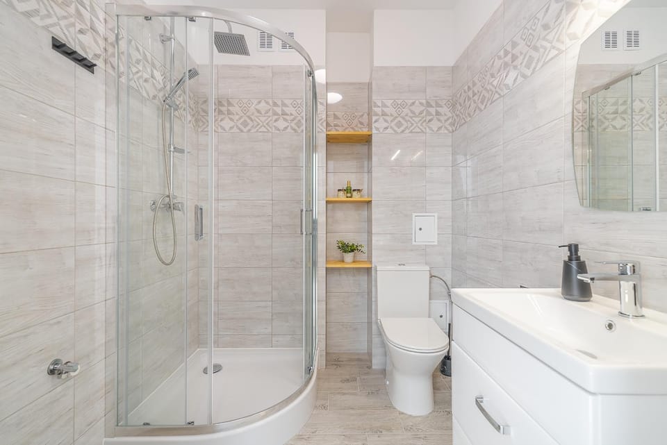 Shower, Toilet, Bathroom