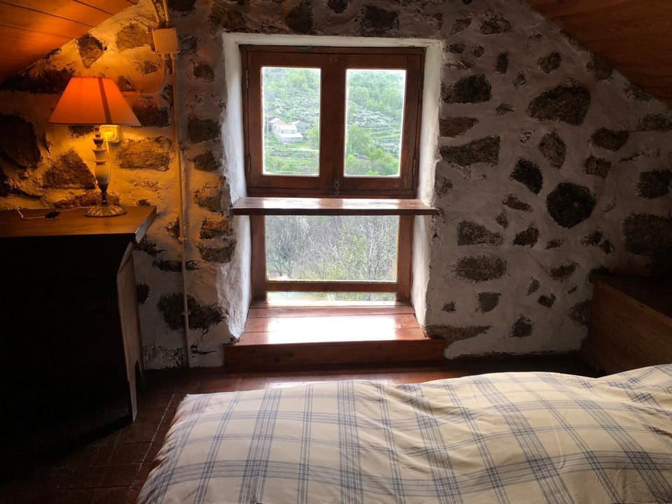 Chalé na Montanha Casa de Baixo Chalet in Portugal