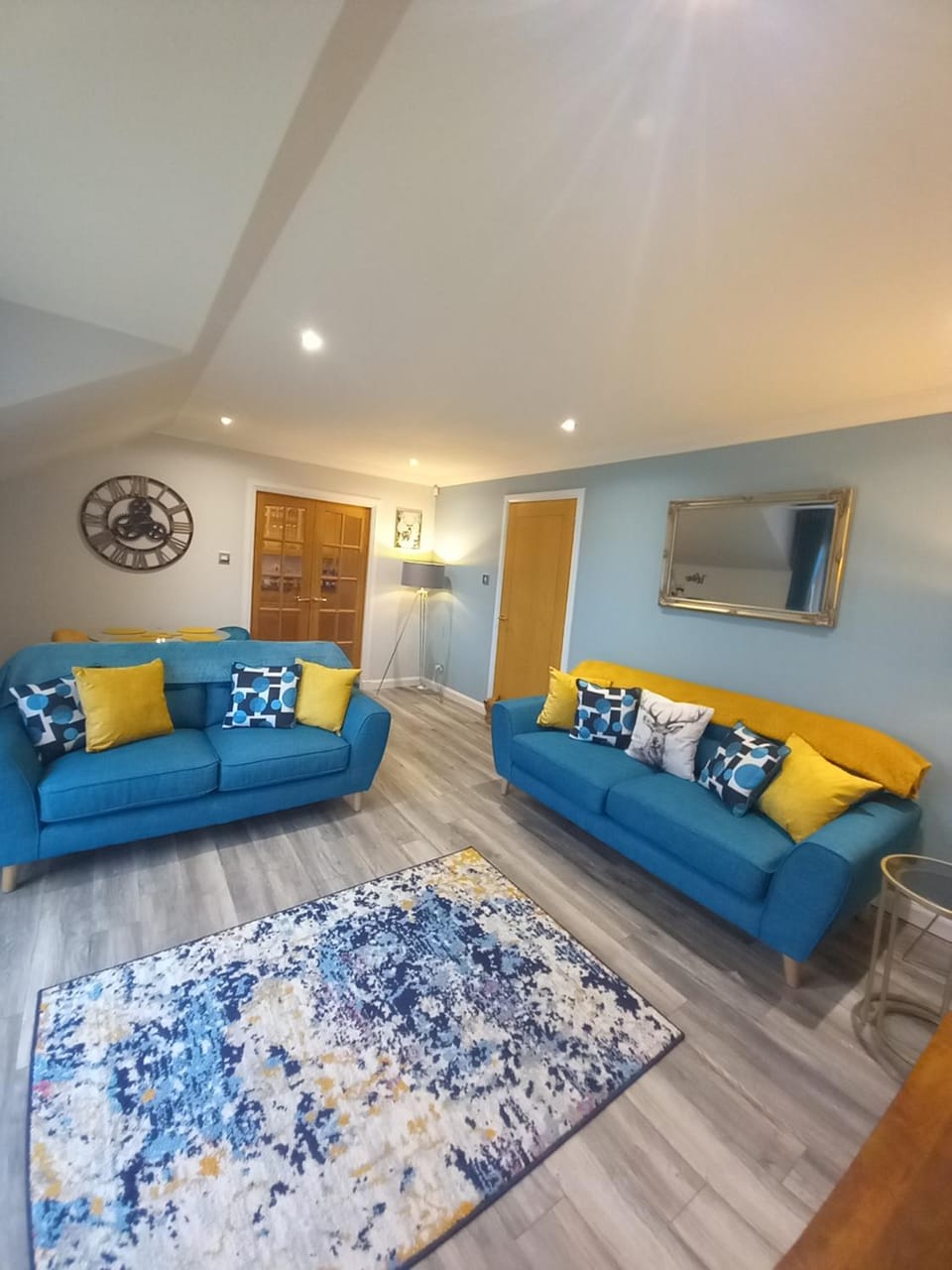 Living room, Seating area