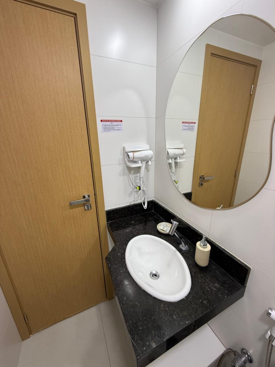 Toilet, Bathroom, towels