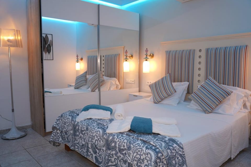 Bed, Bedroom, wardrobe
