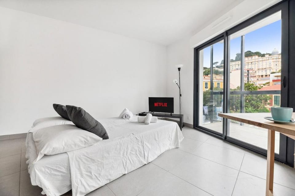 Cap riviera - proche gare parking climatisation Apartment in Menton
