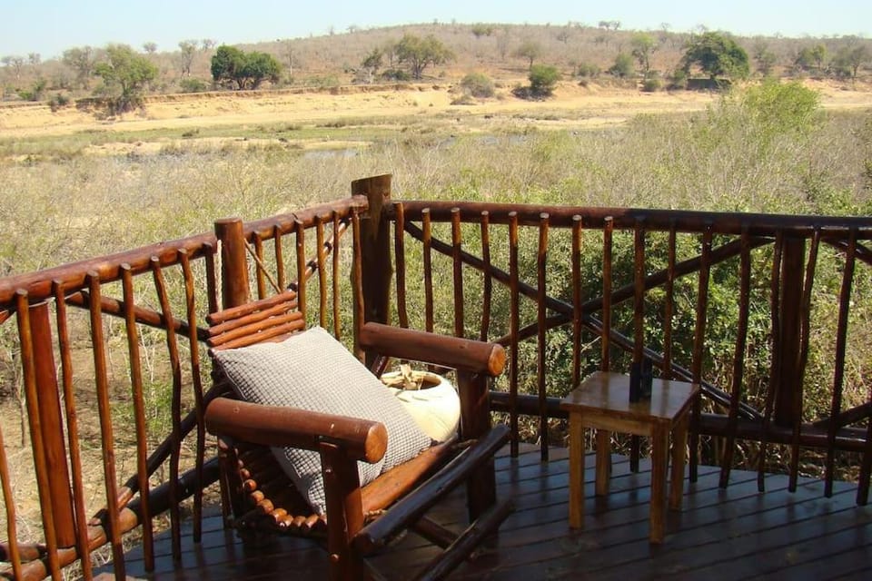 Majuli River Lodge - overlooking Kruger Park House in South Africa