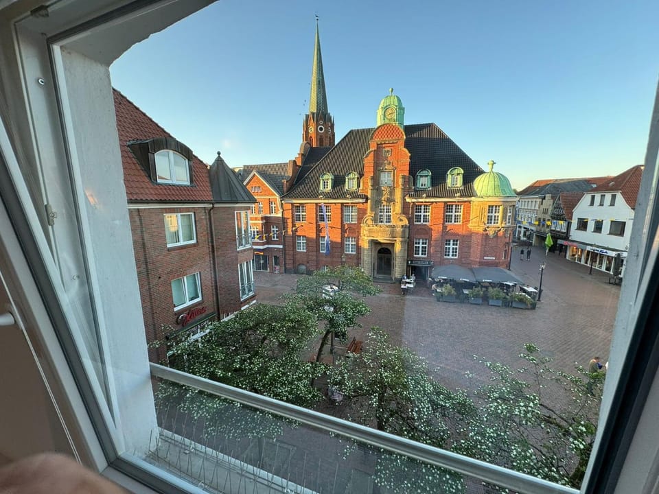 Day, City view, Location