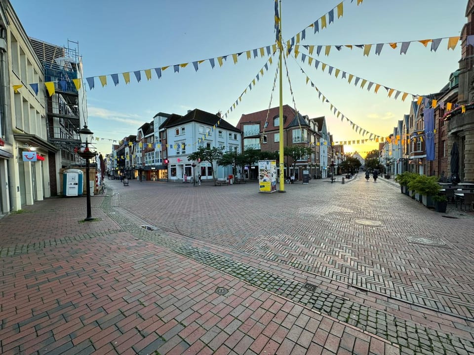 Property building, Day, City view