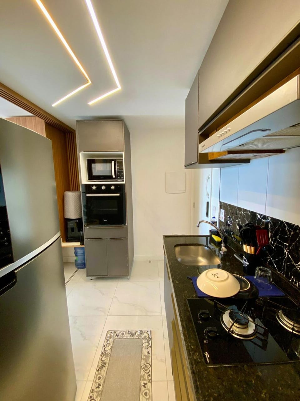 Kitchen or kitchenette, oven, stove