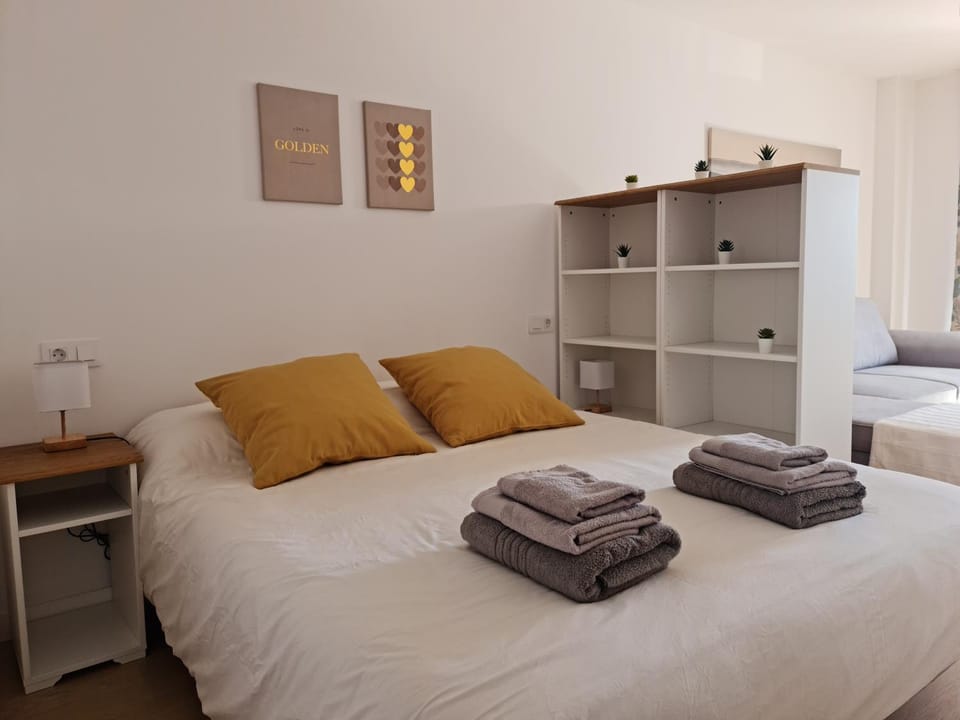 Bed, Bedroom